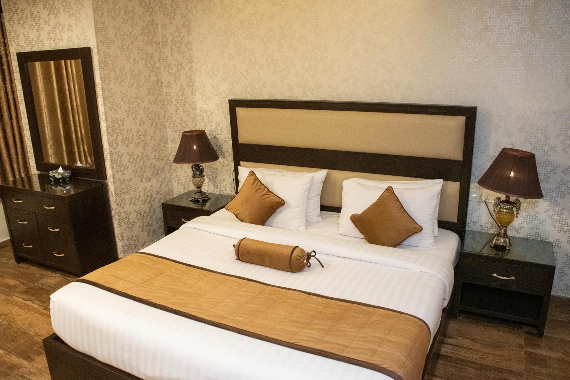 Centaurus Hotel Suites Islamabad Exterior foto